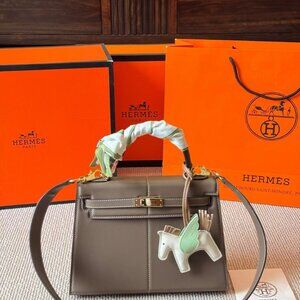 Classic Hermes Bag: A Stylish and Versatile Choice for Elegance